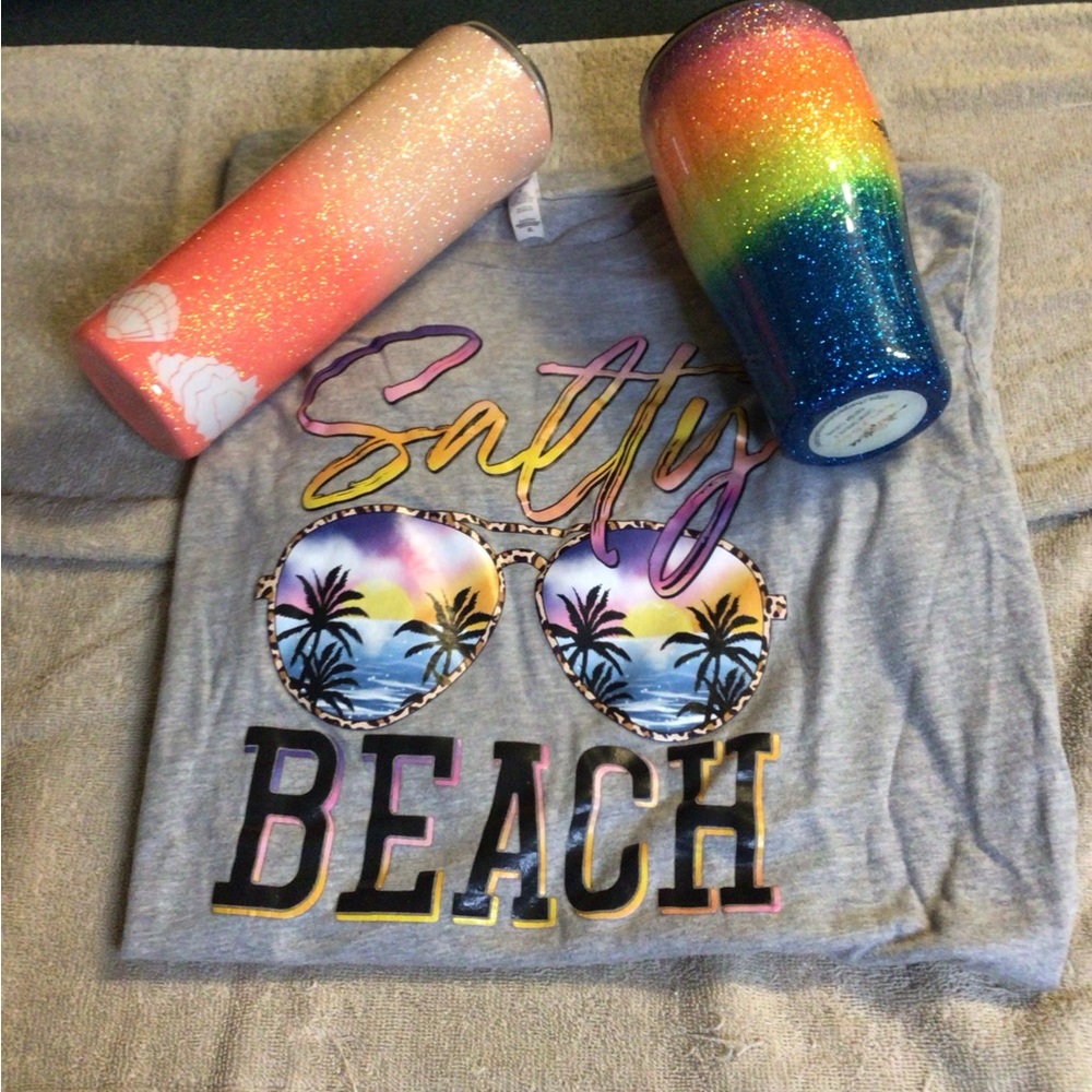 Gray 'Salty Beach' Graphic Tee with 2 Beautiful Tumblers Bundle